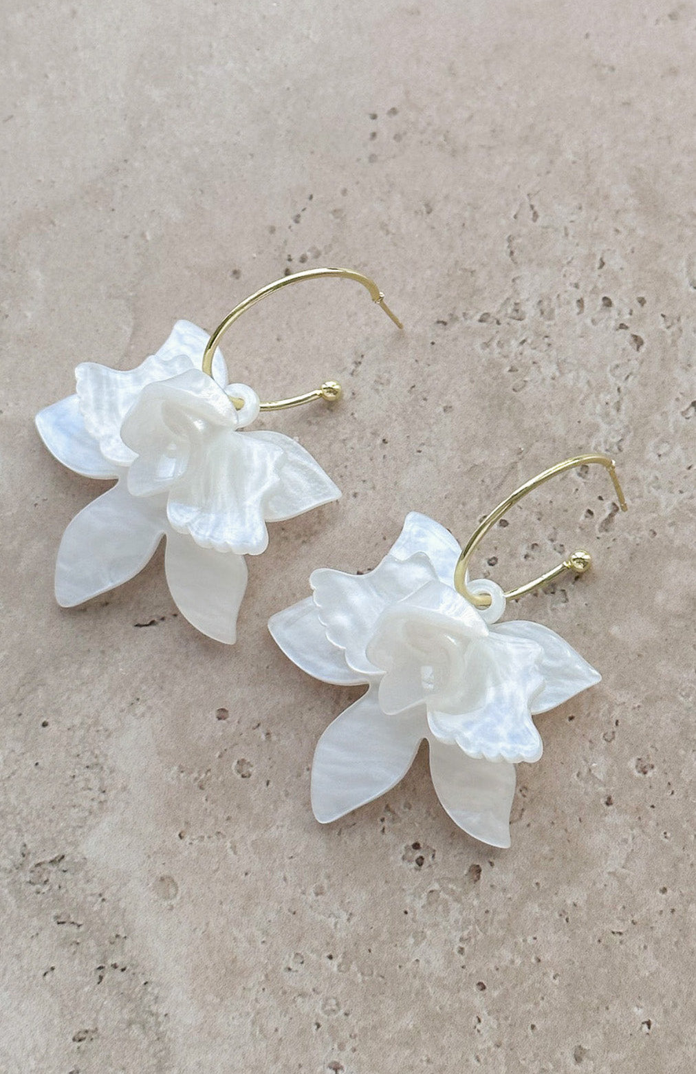 Vivian Earrings White/Gold