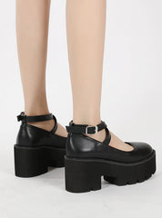 Platform Shoes With Thick Soles and Crossed Belts