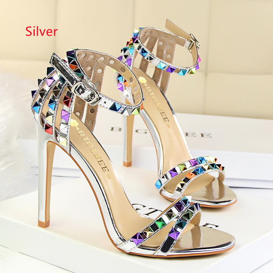 Hollow Colored Rivet Sandals