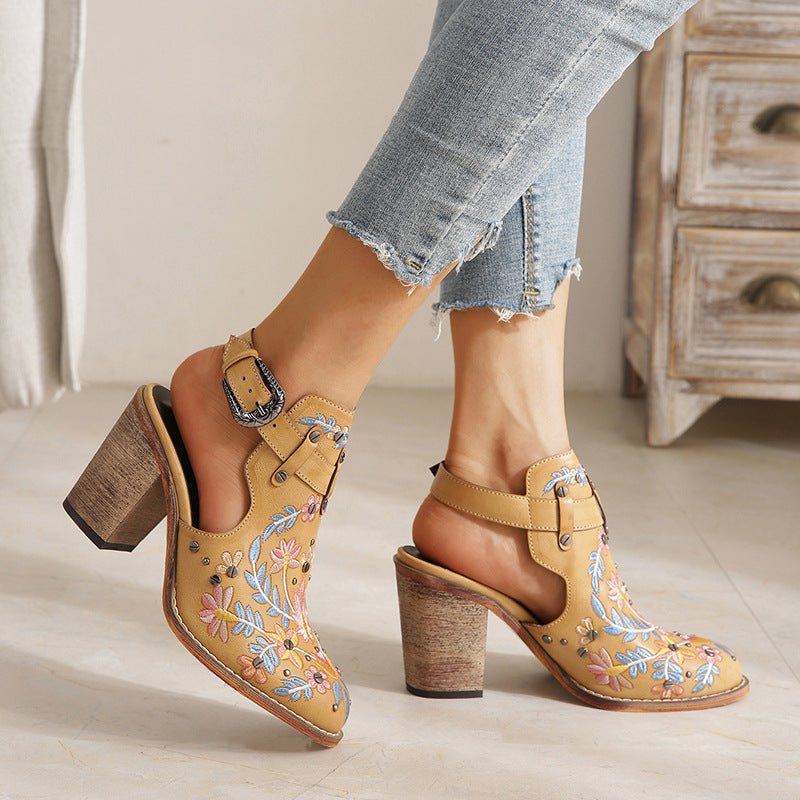 Embroidered Retro Rivet Thick-heeled Sandals