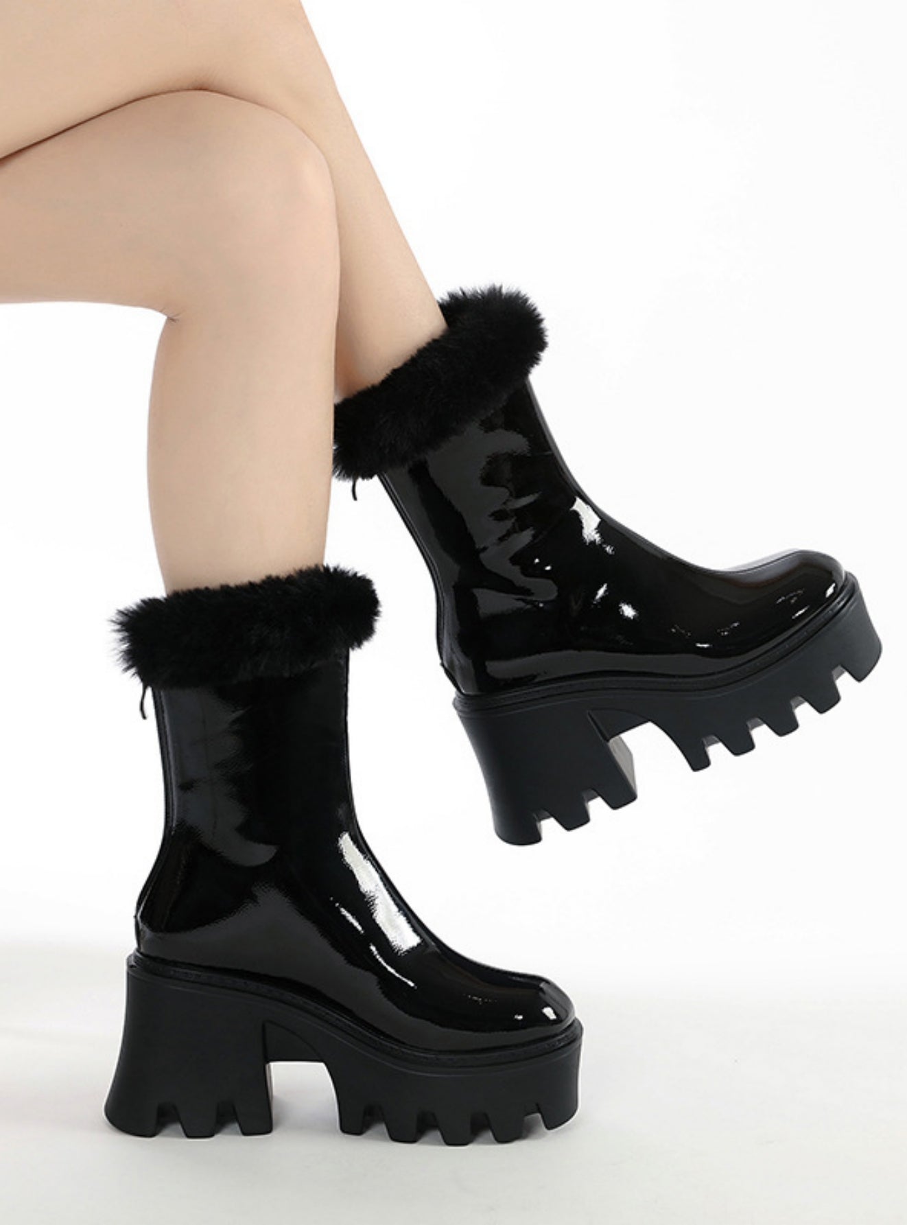 Black Plush Round-headed Platform Martin Boots