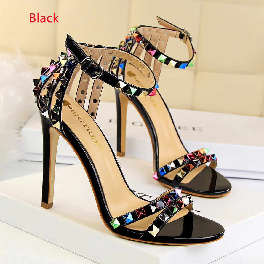 Hollow Colored Rivet Sandals