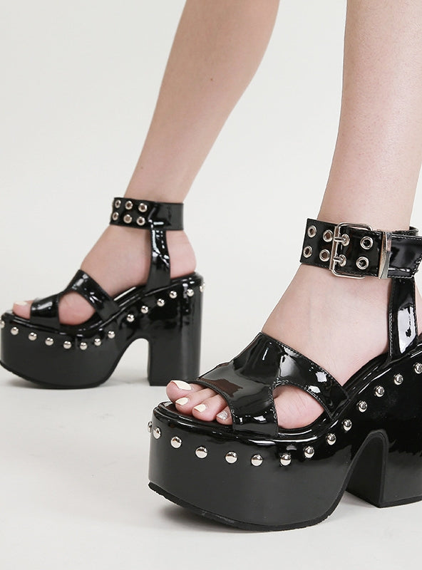 Thick-heeled Hollow Rivet Platform Sandals