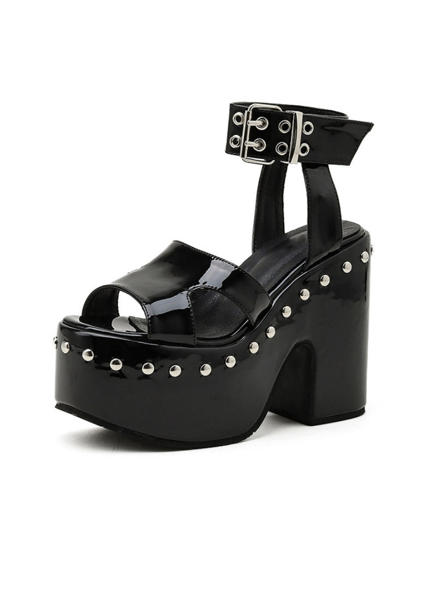 Thick-heeled Hollow Rivet Platform Sandals