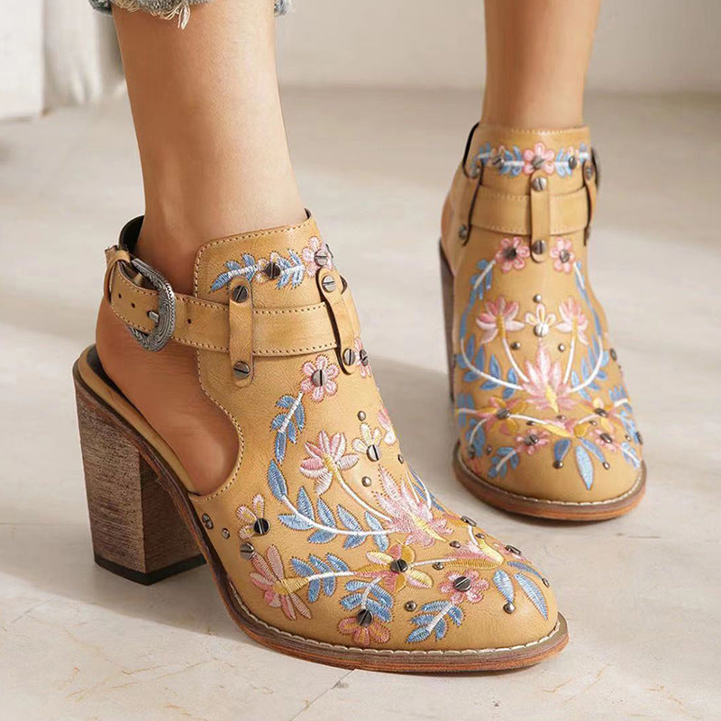 Embroidered Retro Rivet Thick-heeled Sandals