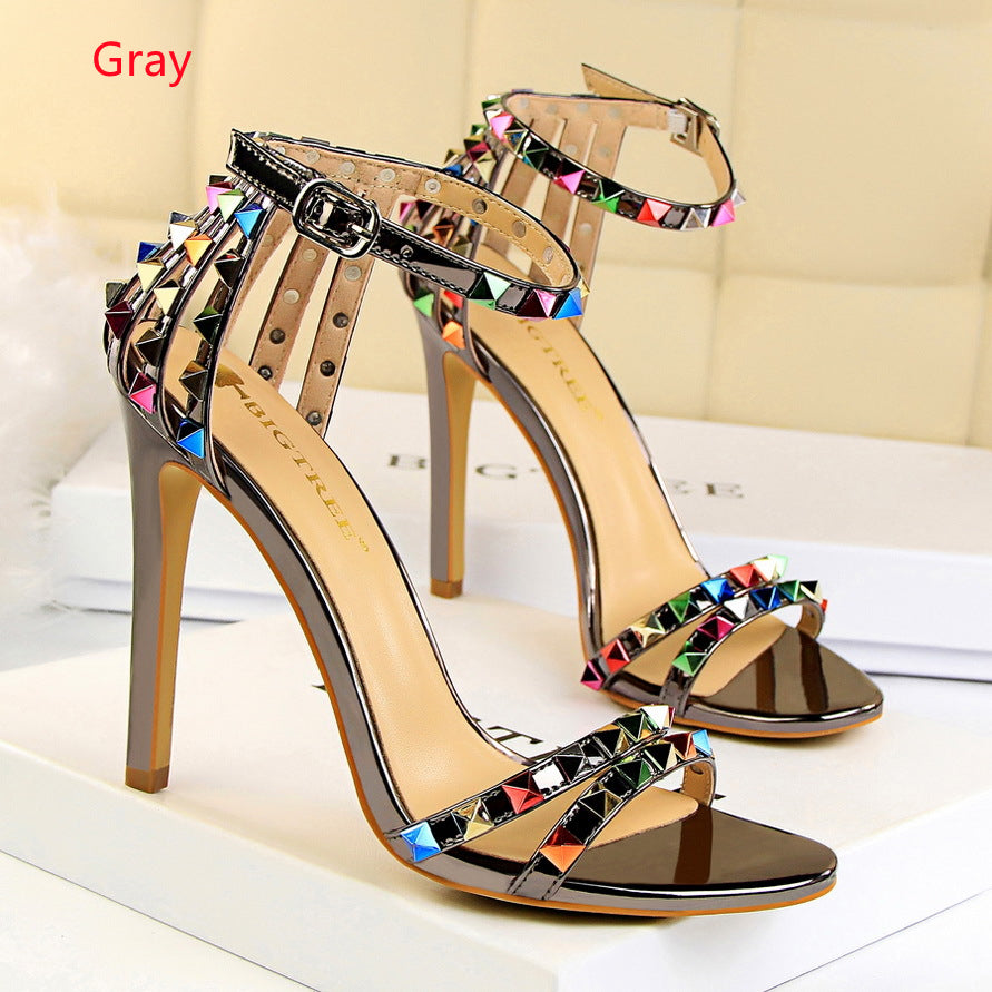 Hollow Colored Rivet Sandals