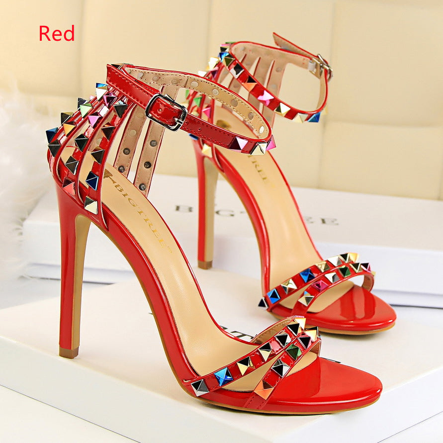 Hollow Colored Rivet Sandals