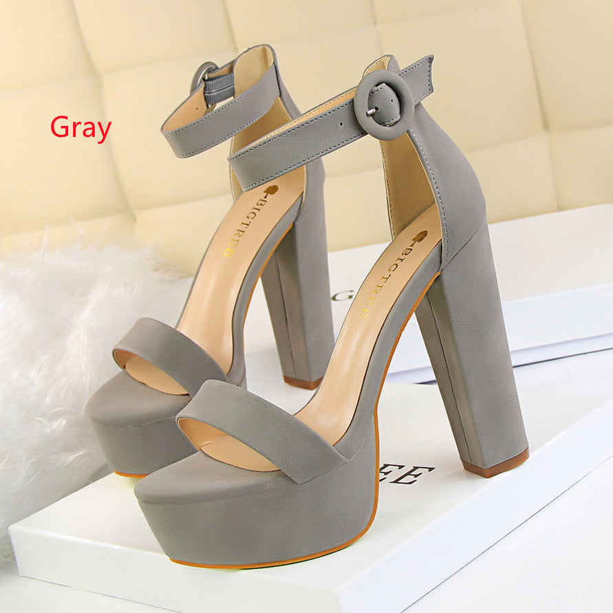 Open-toed thick waterproof platform sandals