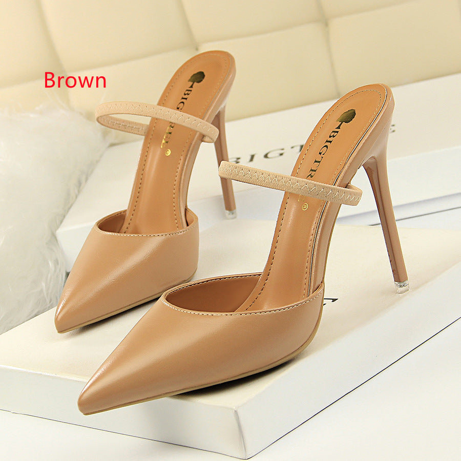 Shallow Pointed Hollow Slippers