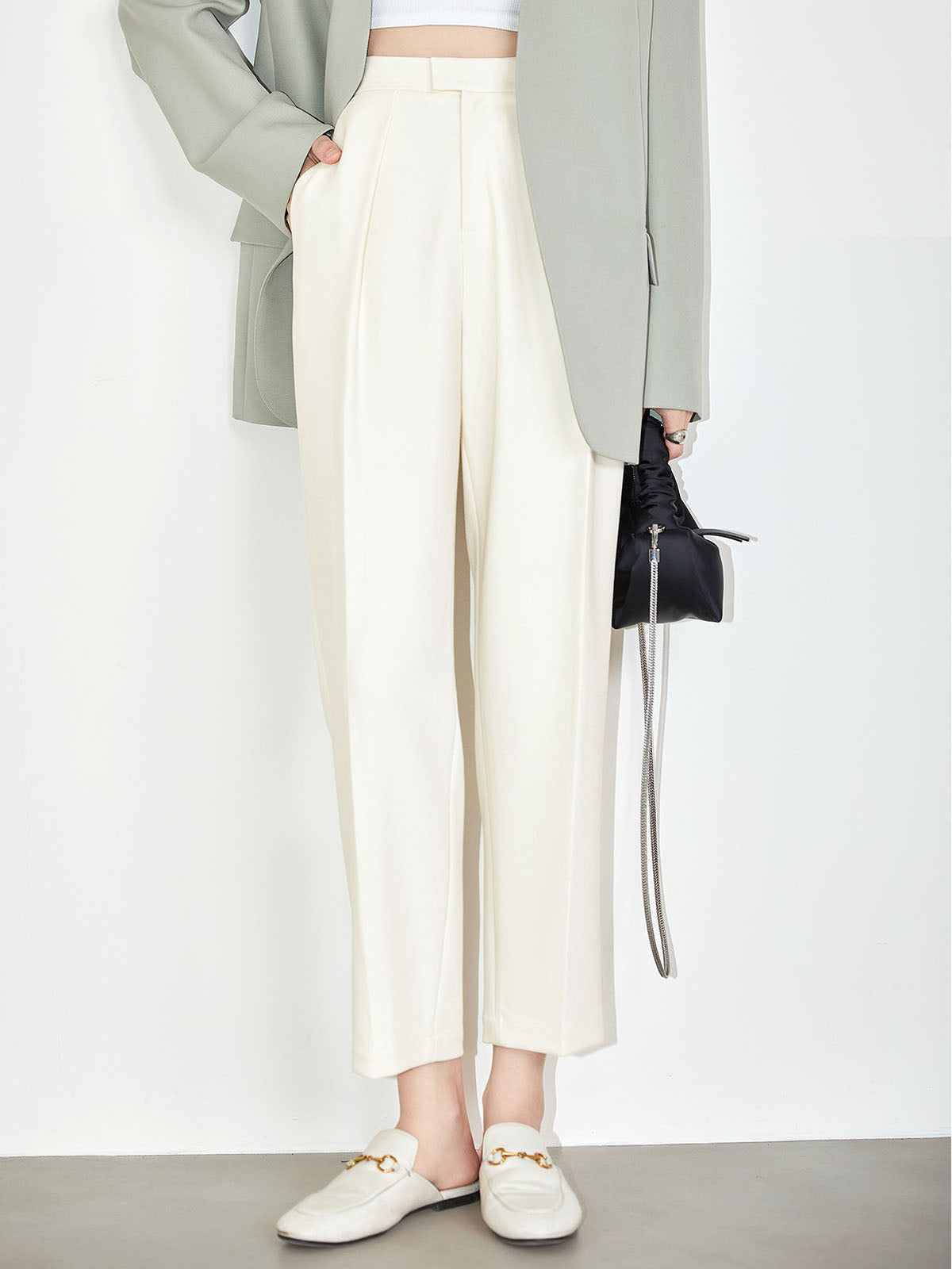 Effortless Pleated Cropped Pants