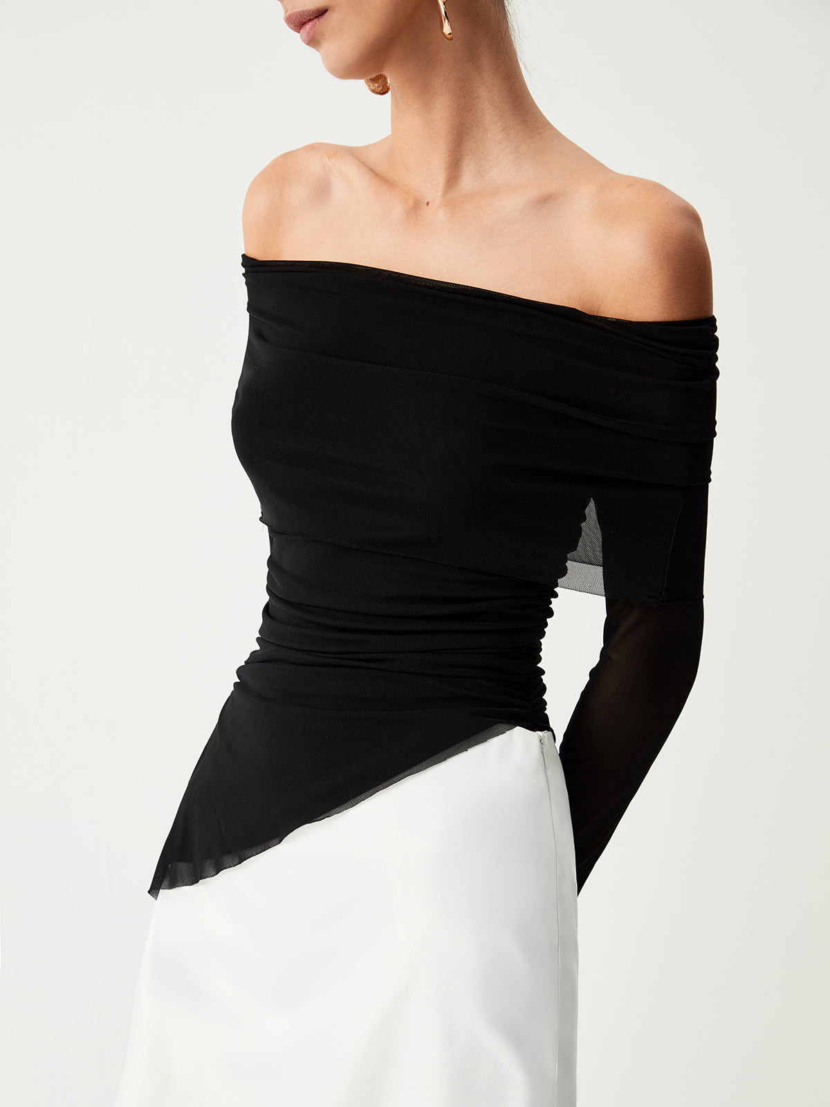 Off Shoulder Oblique Hem Ruched Long Sleeve Shirt