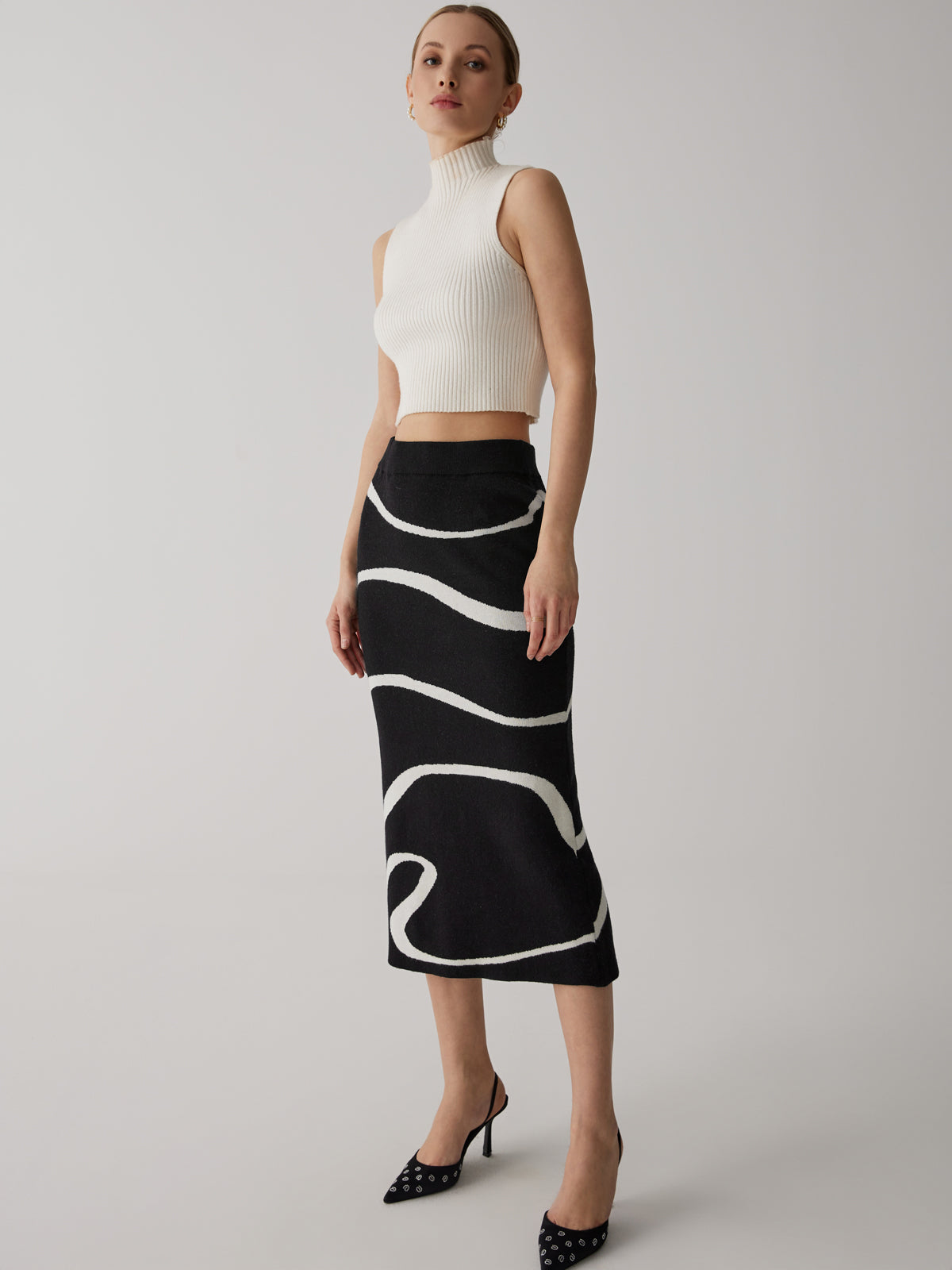 Wave Pattern Knit Midi Skirt