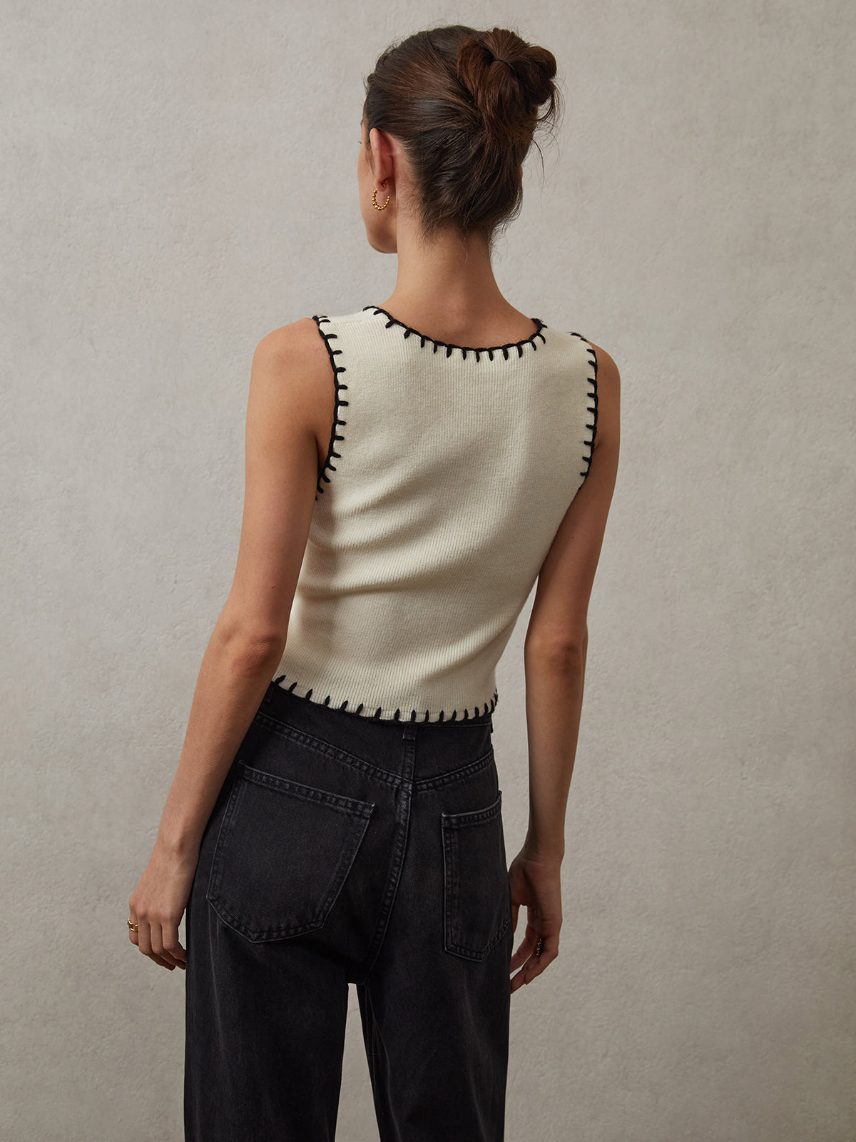 Minimalism Contrast Trim Tank Top