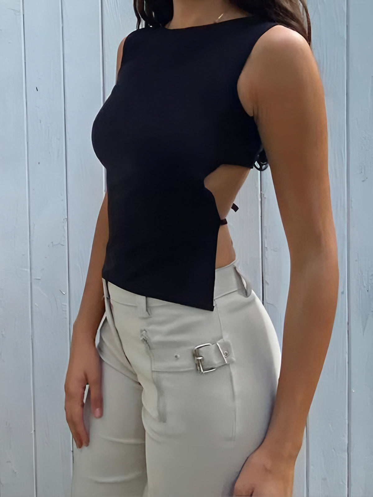 Leisure Knotted Cutout Tank Top