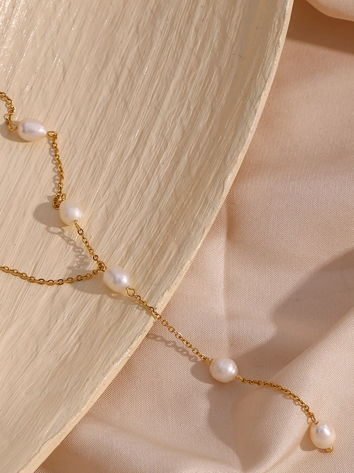 Y-Shape Pearl Pendant Necklace