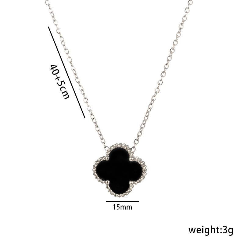 Danty Clover Necklace in Silver