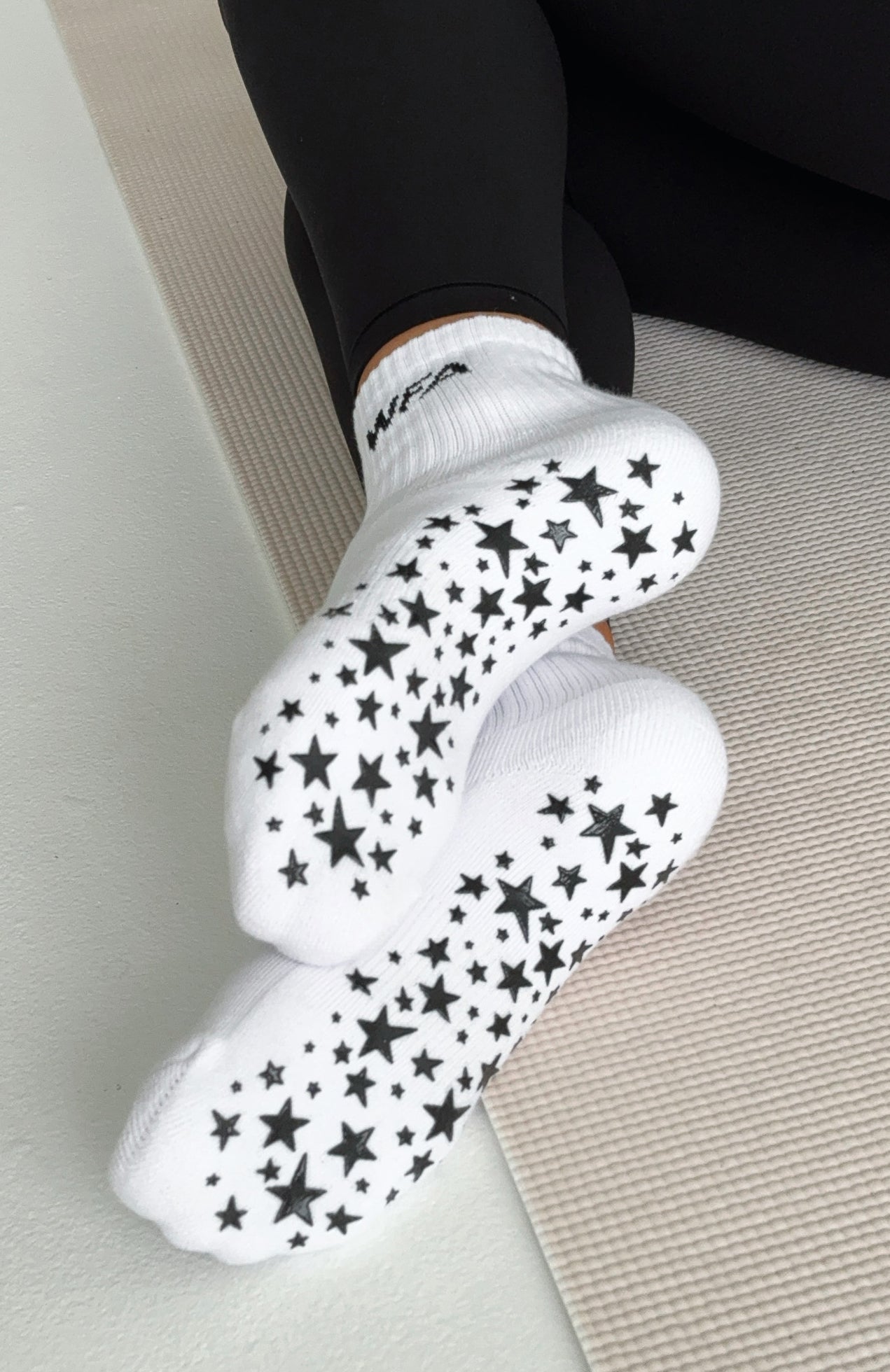No Slowing Down Grip Socks White/Black